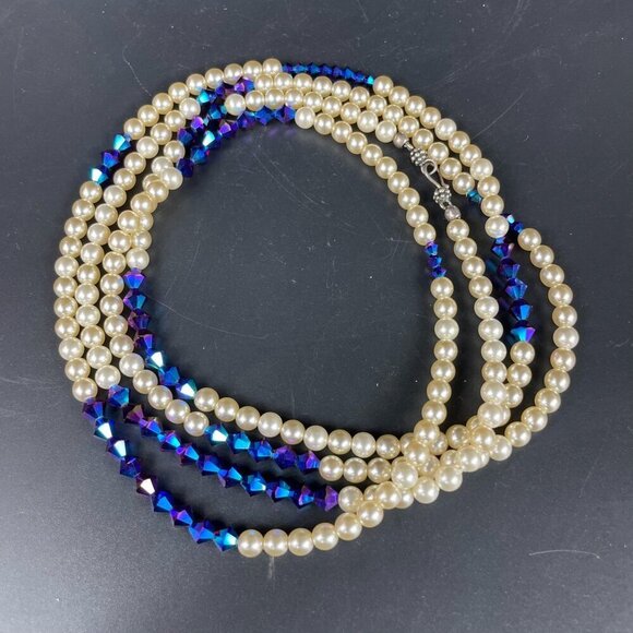 Vintage Faux Pearl & Blue Swarovski Crystal Beaded Necklace Hook Clasp - Picture 5 of 5